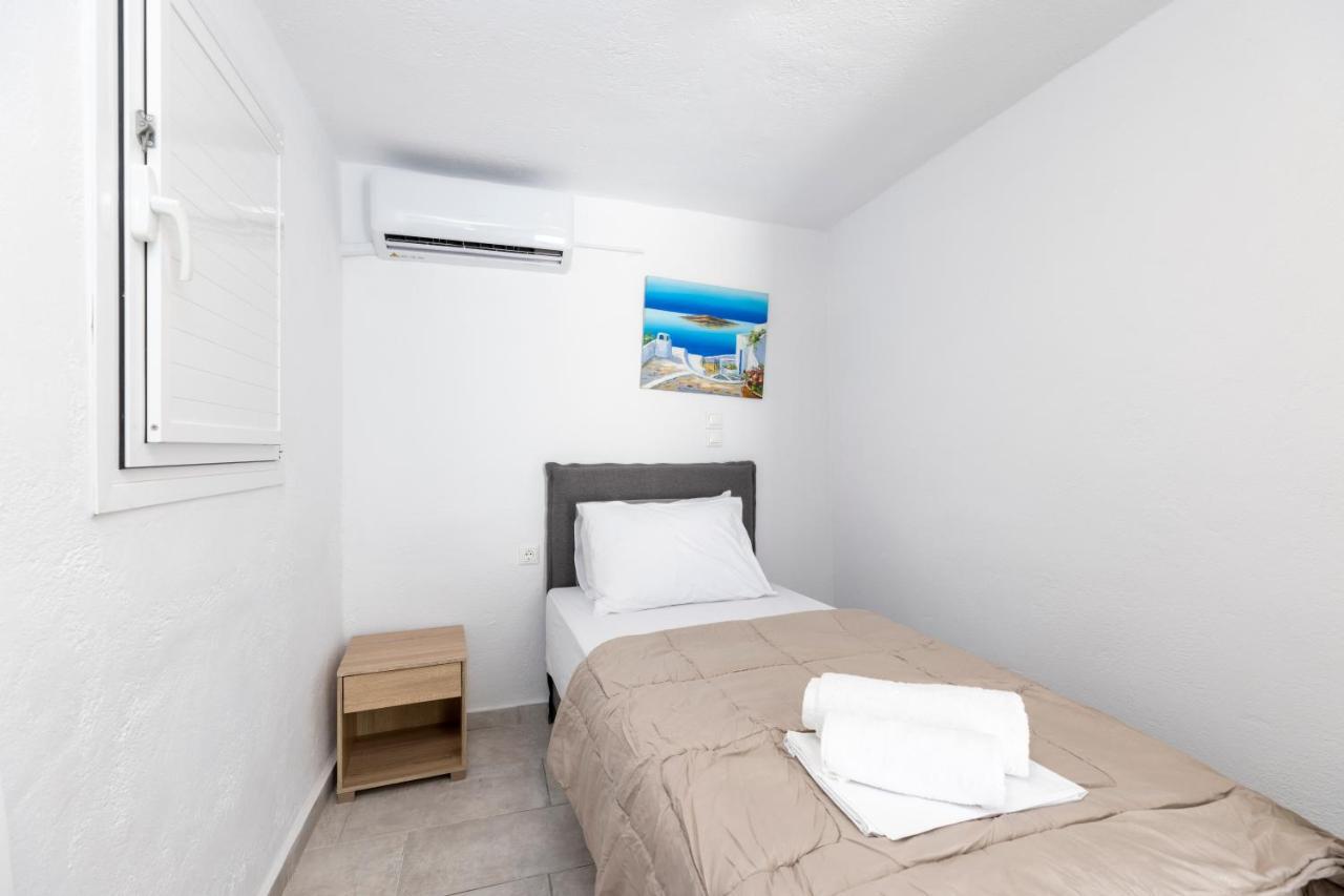 Villa Ostrich Fira  Bagian luar foto