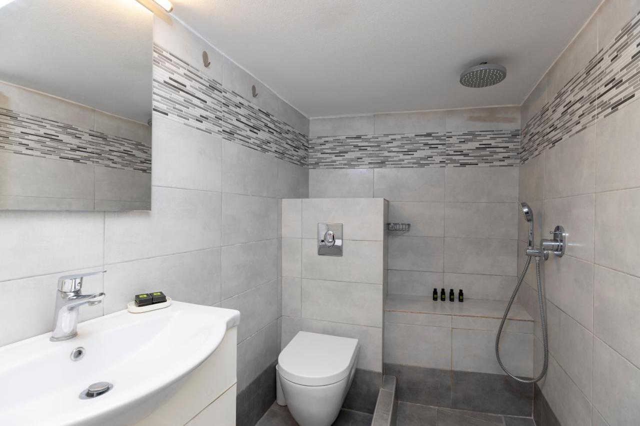 Villa Ostrich Fira  Bagian luar foto