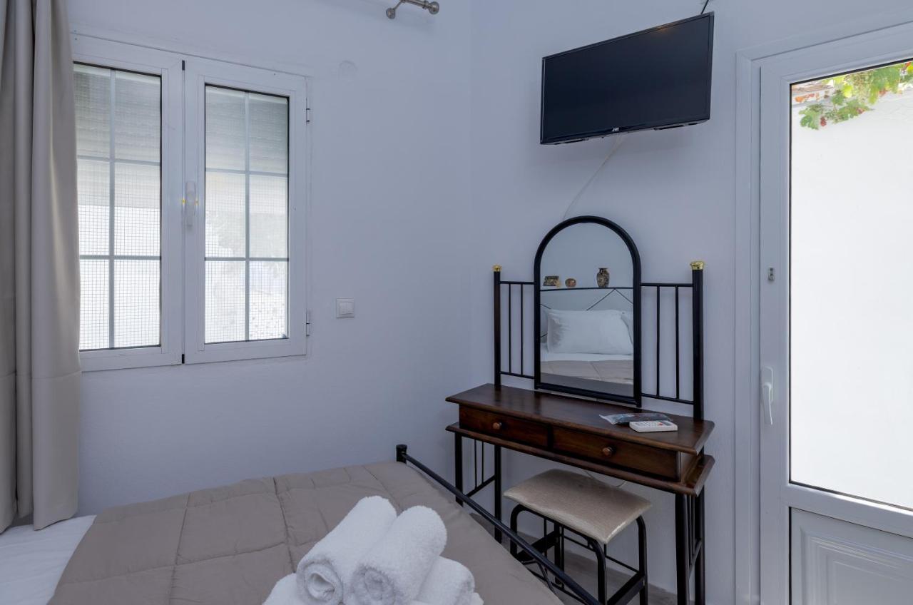 Villa Ostrich Fira  Bagian luar foto